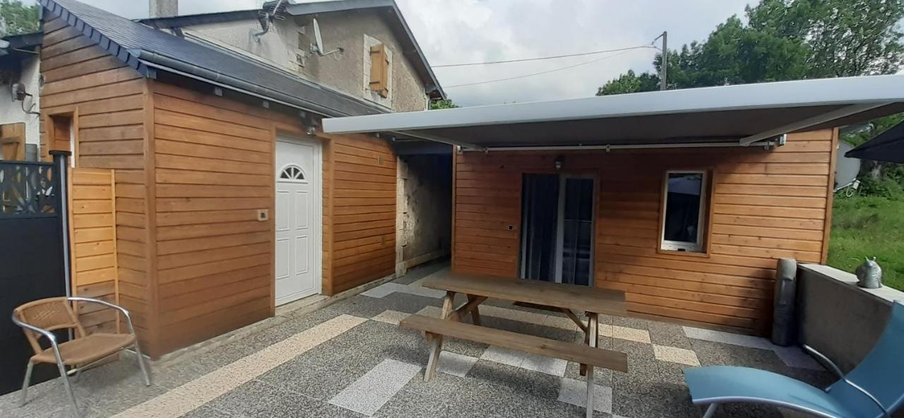 Le Petit Pays Appartement Montgivray Buitenkant foto