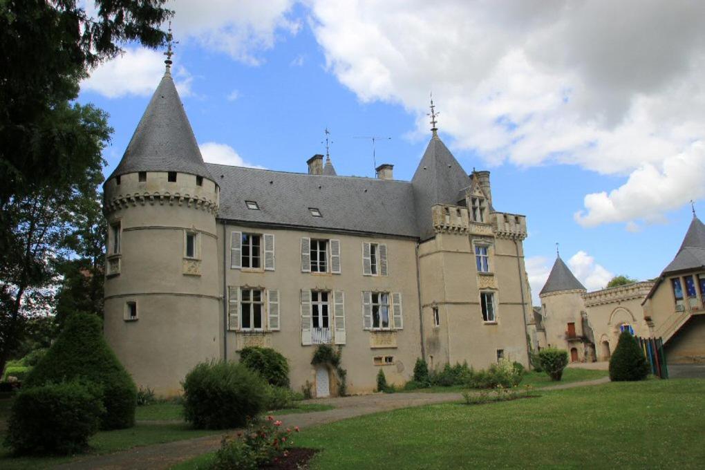 Le Petit Pays Appartement Montgivray Buitenkant foto