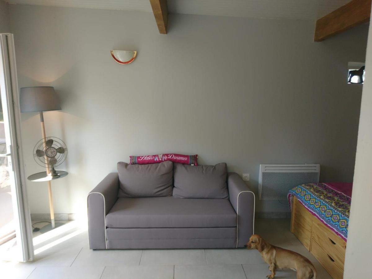 Le Petit Pays Appartement Montgivray Buitenkant foto